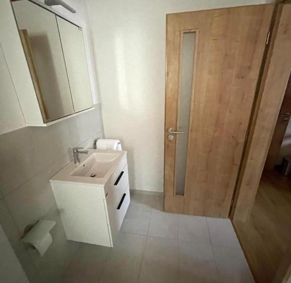 חדר סטנדרט לארבעה, Pension Balm