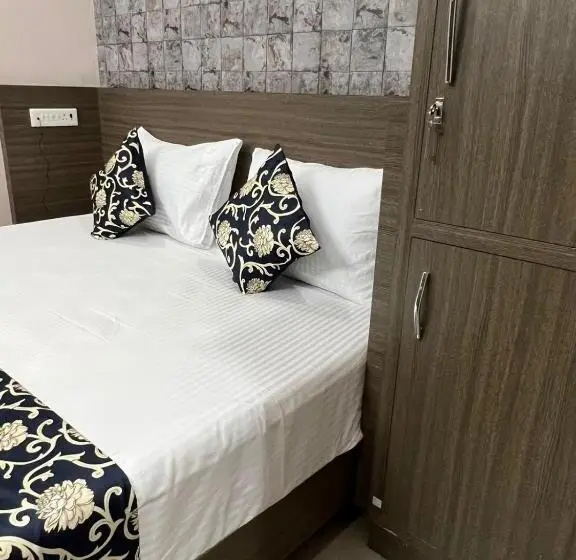デラックスルーム, R G Bilkha Hotel And Resorts