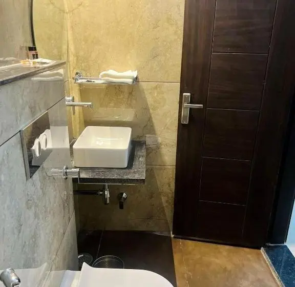 デラックスルーム, R G Bilkha Hotel And Resorts