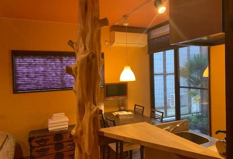 اتاق خانوادگی با چشمانداز باغ, Sakara Kyoto 桜香楽 京都