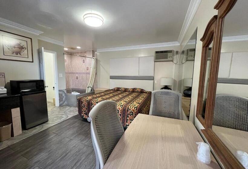 디럭스 스위트, Flamingo Motel Oxnard