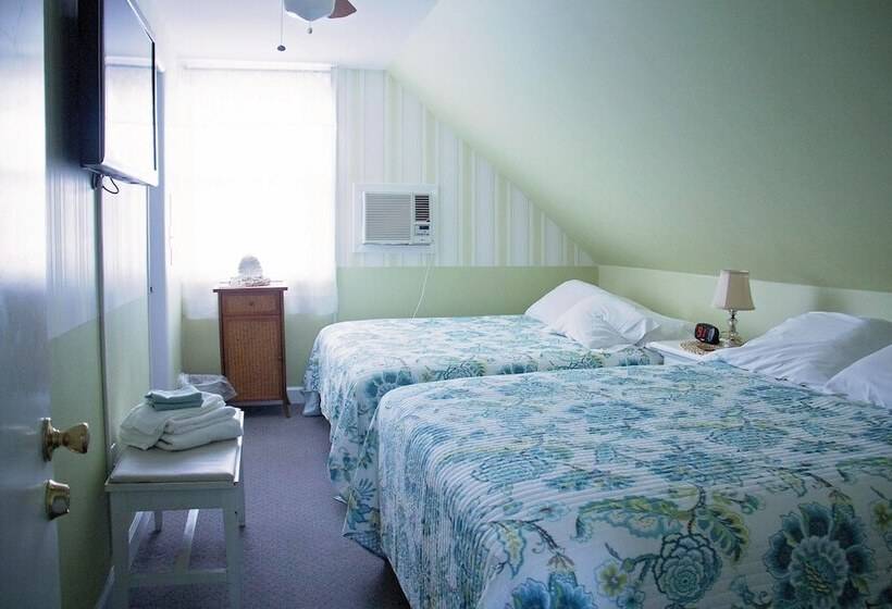 带2个双人床的标准工作室, Atlantic House Bed & Breakfast