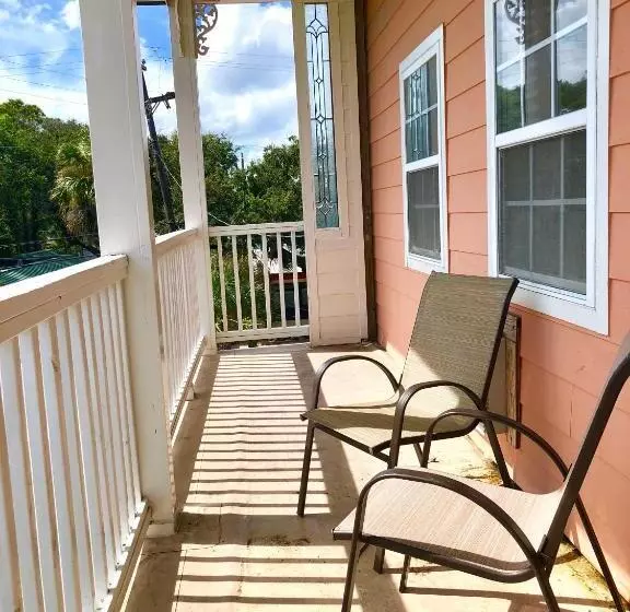 Ullakkohuone, Atlantis Inn   Tybee Island