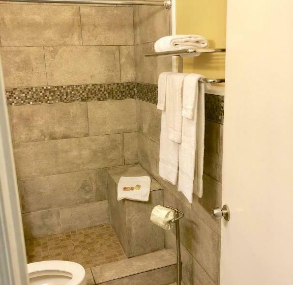 מיטת קינג בסוויטה, Atlantis Inn   Tybee Island