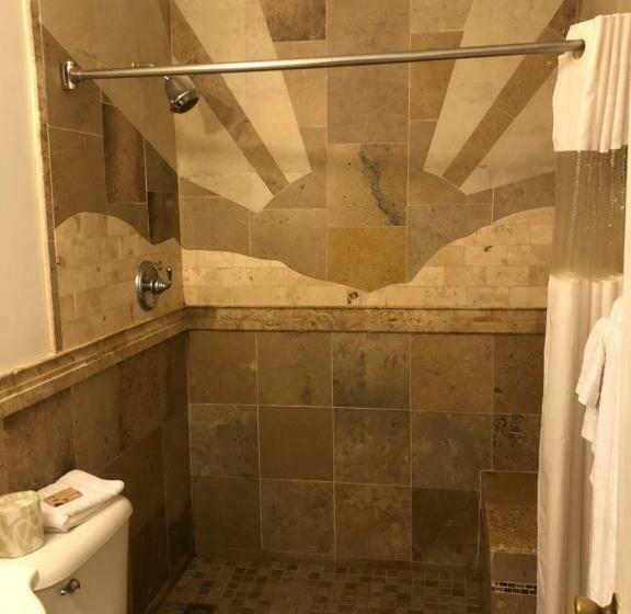 מיטת קינג בסוויטה, Atlantis Inn   Tybee Island