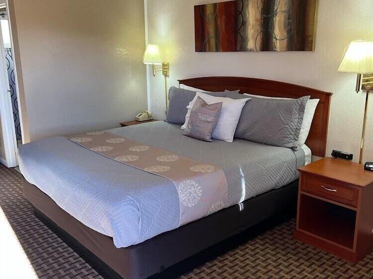 Номер Deluxe, Esquire Inn