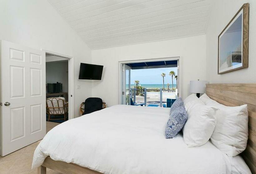 带大床的复式套间, Inn On The Beach