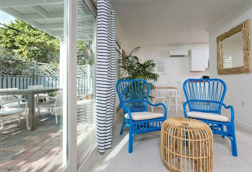 带1个卧室的带阳台的公寓, Inn On The Beach