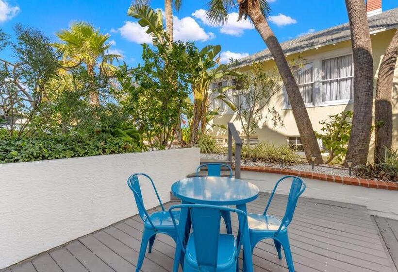 带大床的标准工作室, Inn On The Beach