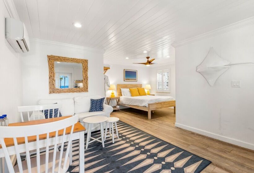 标准工作室, Inn On The Beach