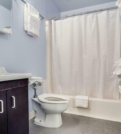 اتاق خانوادگی, Leo House