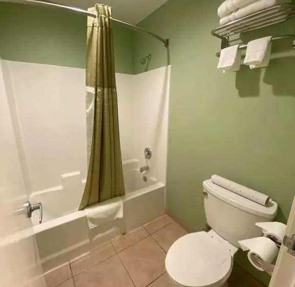 キングサイズベッドのデラックスルーム, Rancho California Inn Temecula