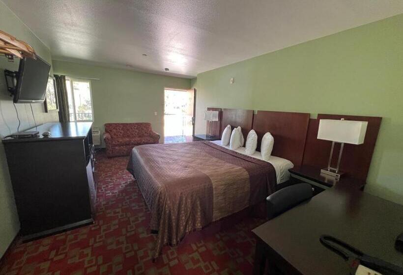 キングサイズベッドのデラックスルーム, Rancho California Inn Temecula