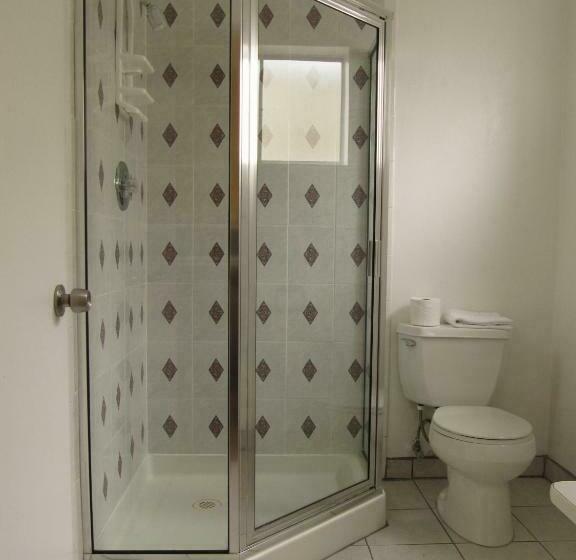 غرفة قياسية, Redwood Inn