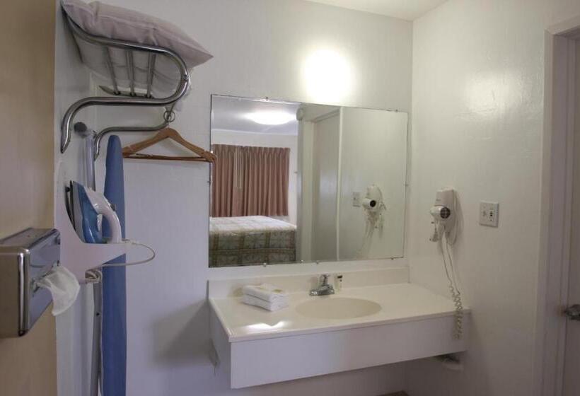 غرفة قياسية سرير كينج, Redwood Inn