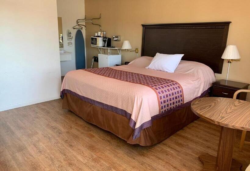 غرفة قياسية سرير كينج, Redwood Inn