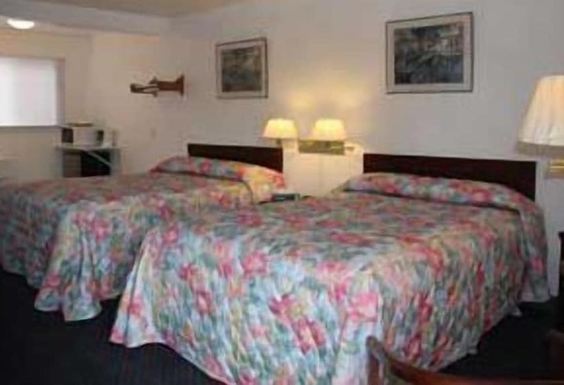 غرفه قياسيه سريرين مزدوجين, Redwood Inn