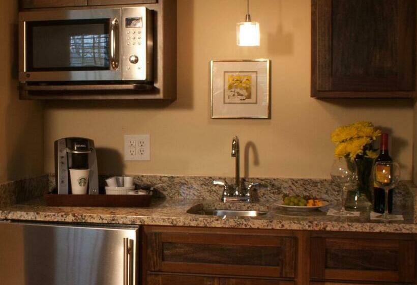 디럭스 룸, Showers Inn