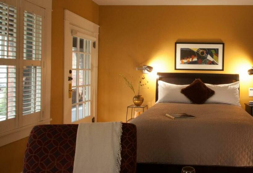 수피리어 룸, Showers Inn