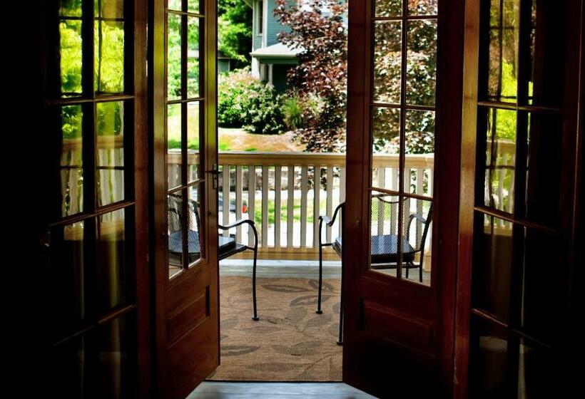 스탠다드 룸 킹사이즈 침대, Showers Inn