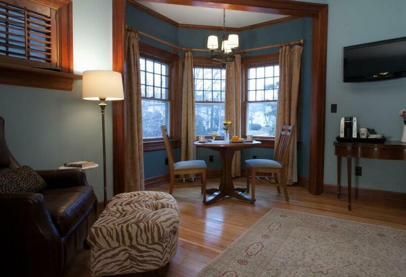 스탠다드 룸 킹사이즈 침대, Showers Inn