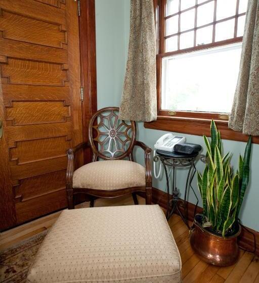 디럭스 룸, Showers Inn