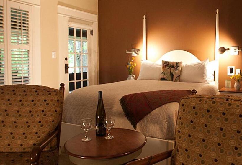 스탠다드 룸 킹사이즈 침대, Showers Inn