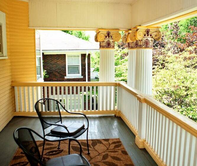 스탠다드 룸 더블 침대, Showers Inn