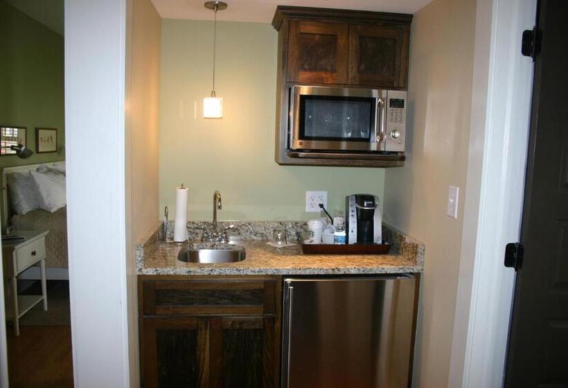 디럭스 룸, Showers Inn