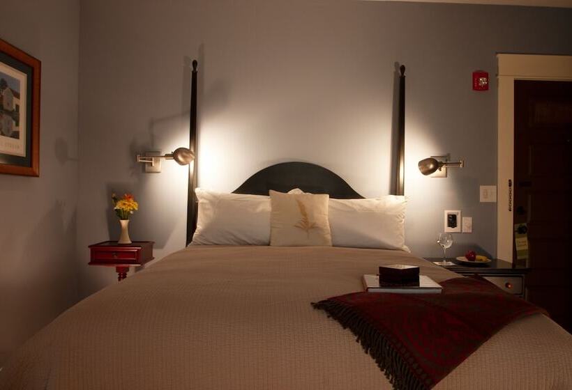 스탠다드 룸 더블 침대, Showers Inn