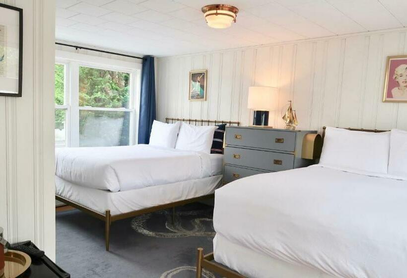 اتاق لوکس, The Bradford