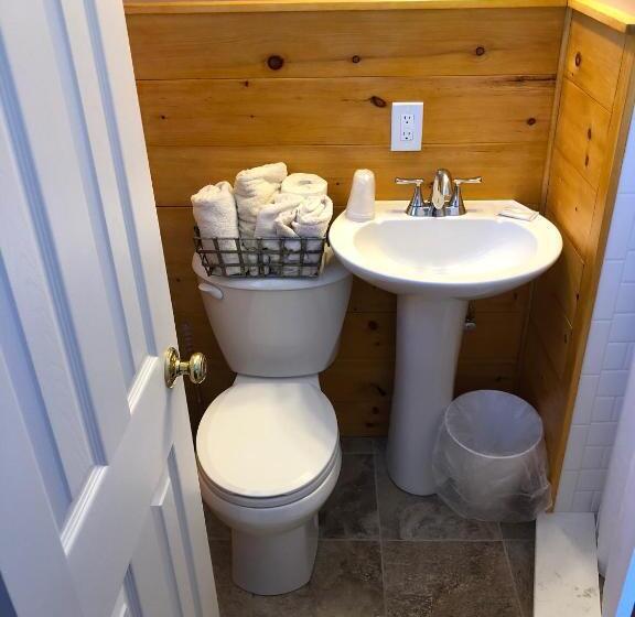 اتاق لوکس, The Bradford