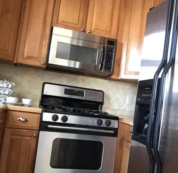 استودیوی لوکس, The Bradford