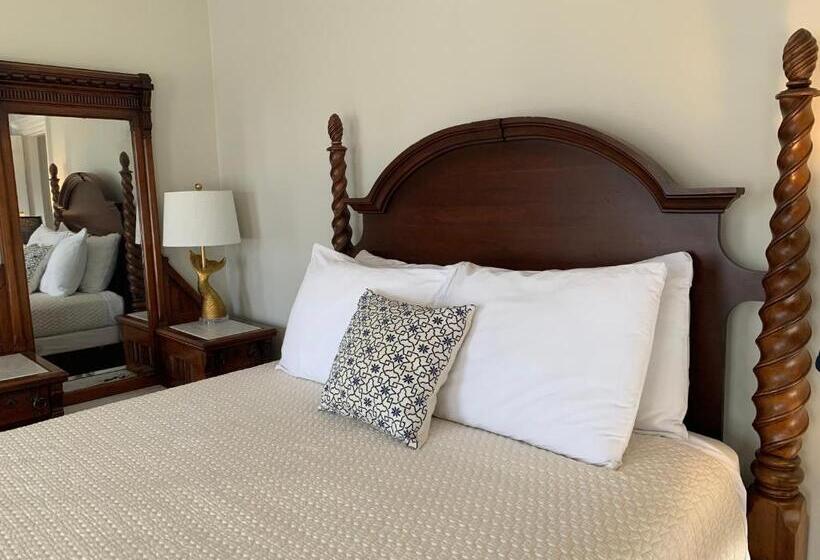 اتاق لوکس, The Bradford