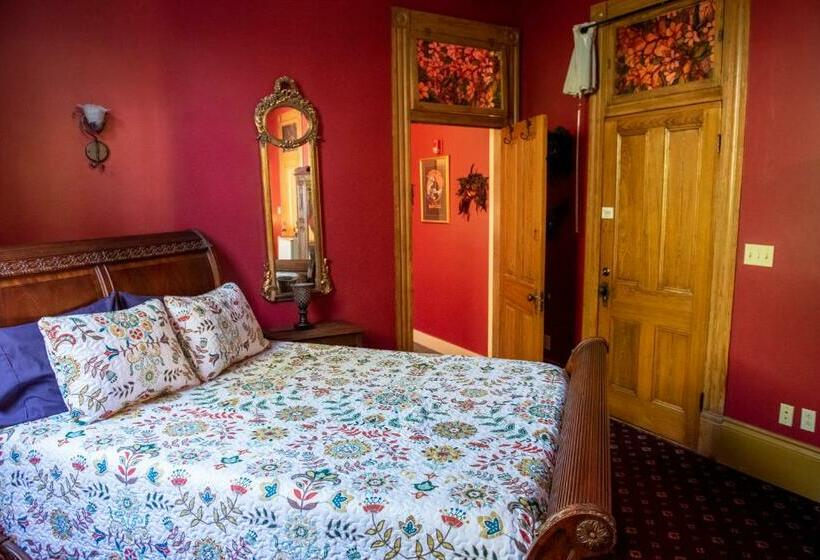 Suite, The Lookout Inn