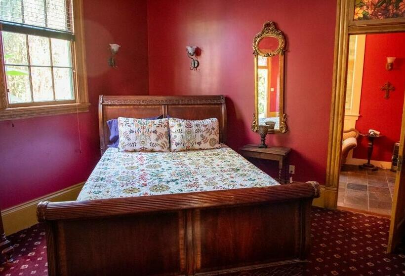 Suite, The Lookout Inn