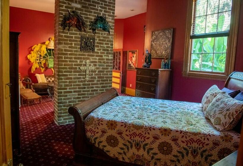 Suite, The Lookout Inn