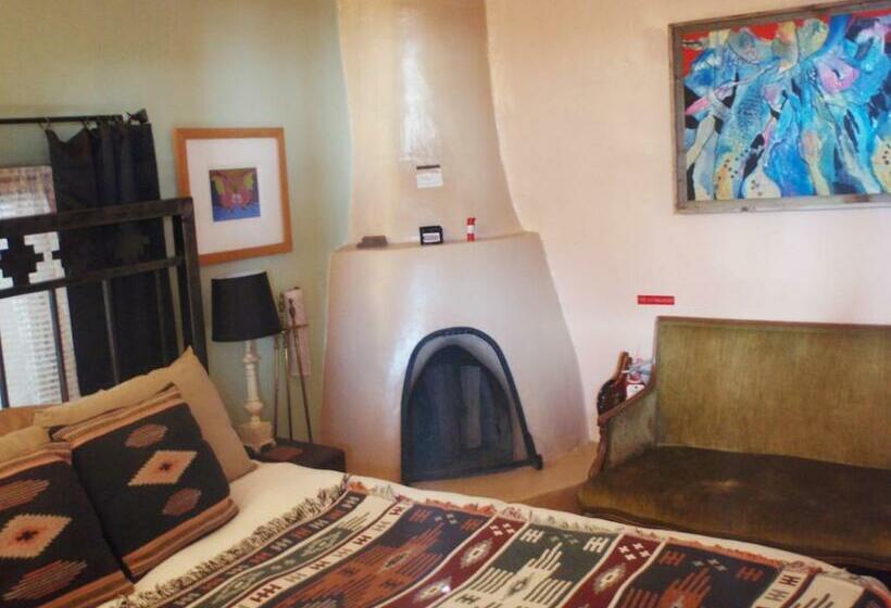 Номер Стандарт, Touchstone Inn