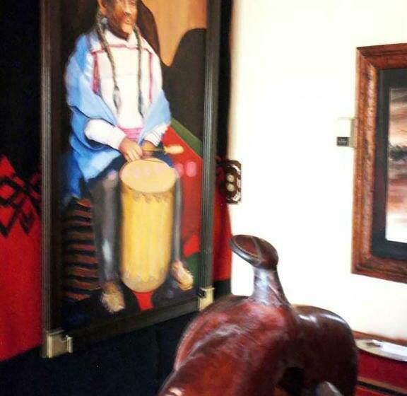 디럭스 룸, Touchstone Inn