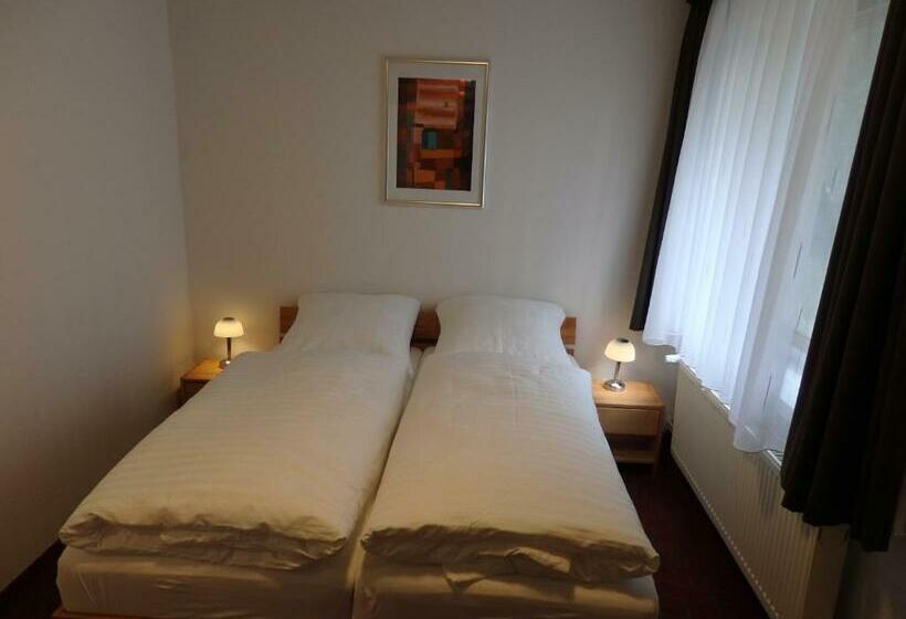 标准单人间, Zur Saale