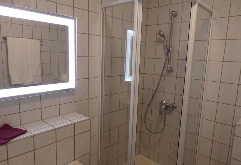 Quarto Deluxe, Zur Saale