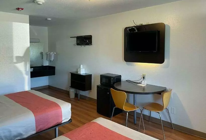 スタンダードルーム, Motel 6 Cameron Mo