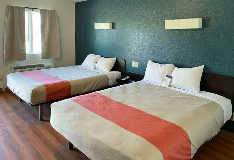 Номер Стандарт, Motel 6 Cameron Mo