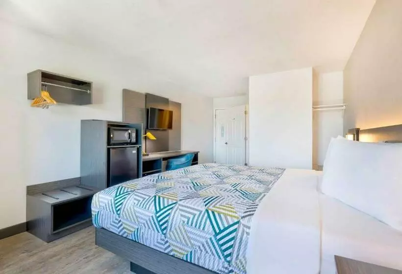 キングサイズベッドのスタンダードルーム, Motel 6 Norman, Ok