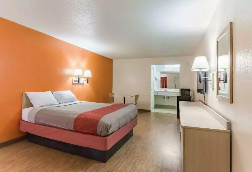 スタンダード4人部屋, Motel 6 Raleigh, Nc Cary