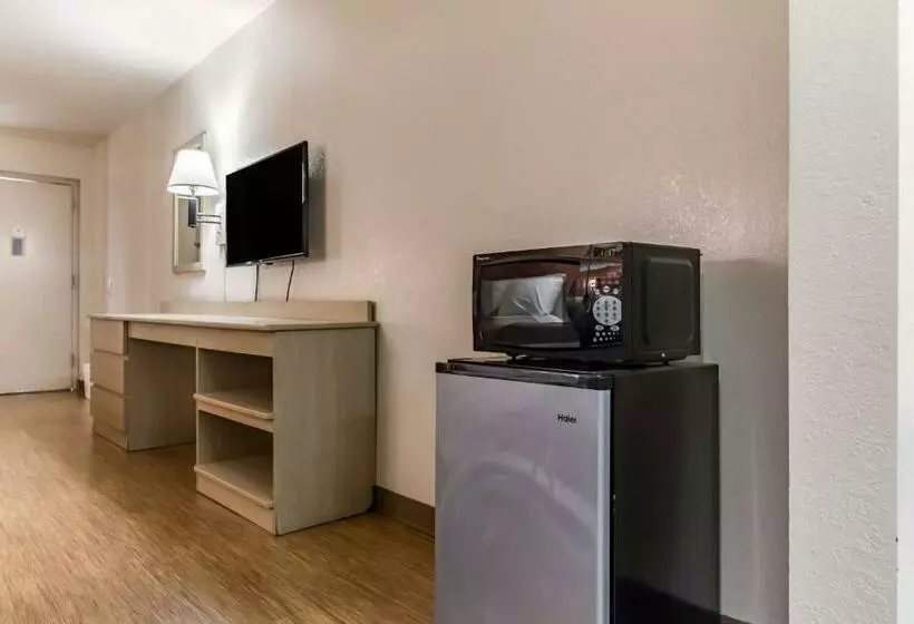 スタンダード4人部屋, Motel 6 Raleigh, Nc Cary