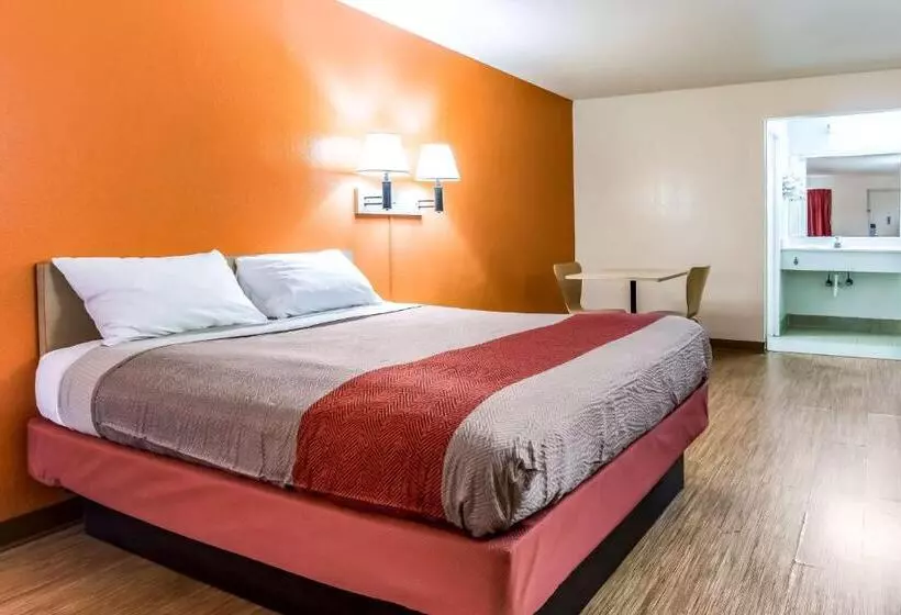 身障者適用スタンダードルーム, Motel 6 Raleigh, Nc Cary