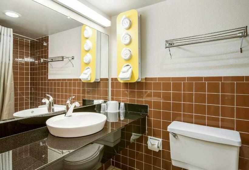 Четырехместный Номер Deluxe, Motel 6 New Stanton, Pa