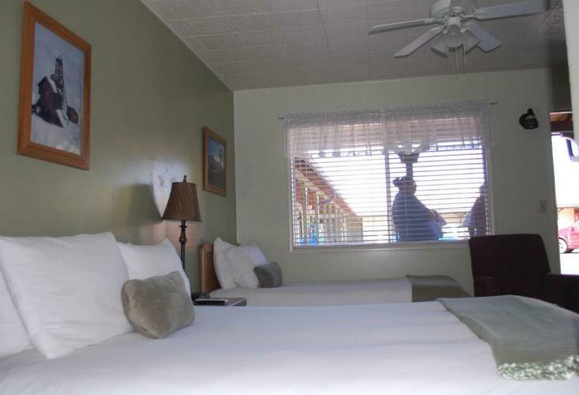 חדר סטנדרט שתי מיטות זוגיות, Trees Motel