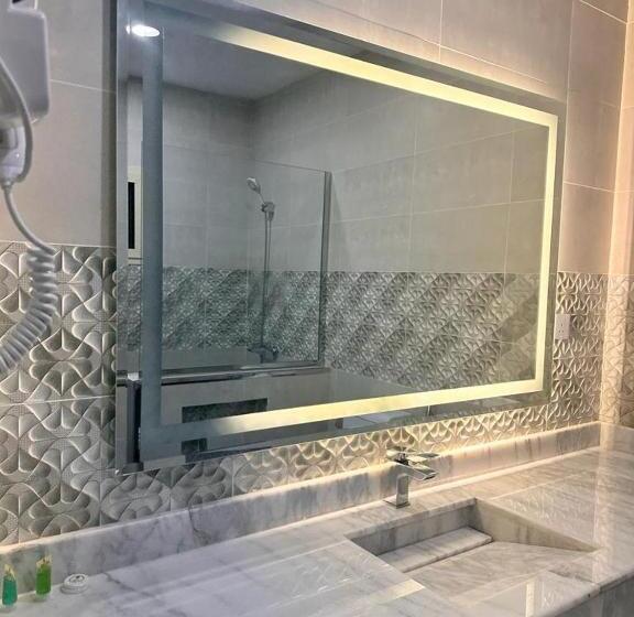 דירת חדר, سحاب